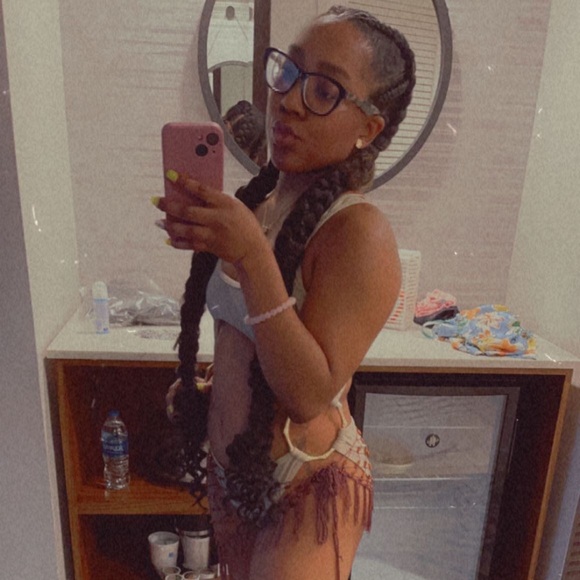 PLT 1 piece cut out swimsuit - Picture 7 of 8